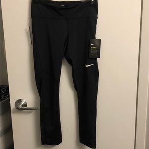 Women’s crop Nike leggings